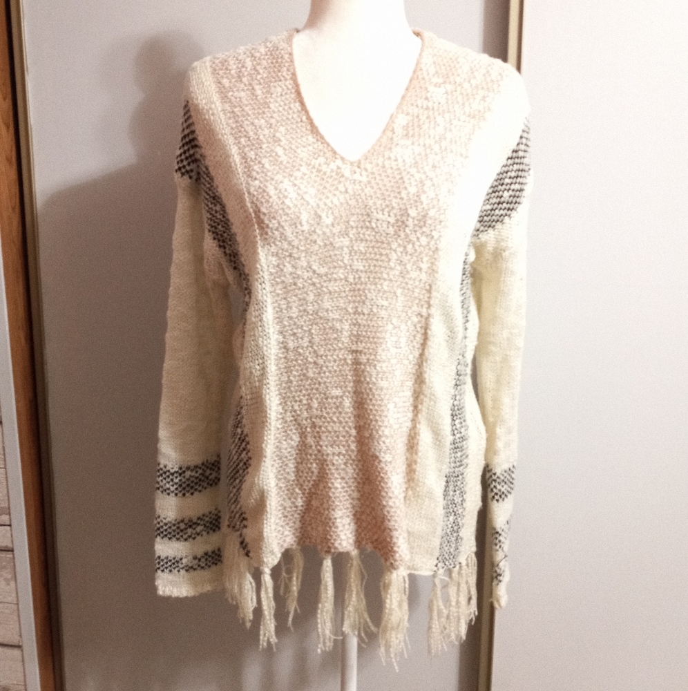 Love Marks Medium Fringe Knit Casual Occasion Sweater